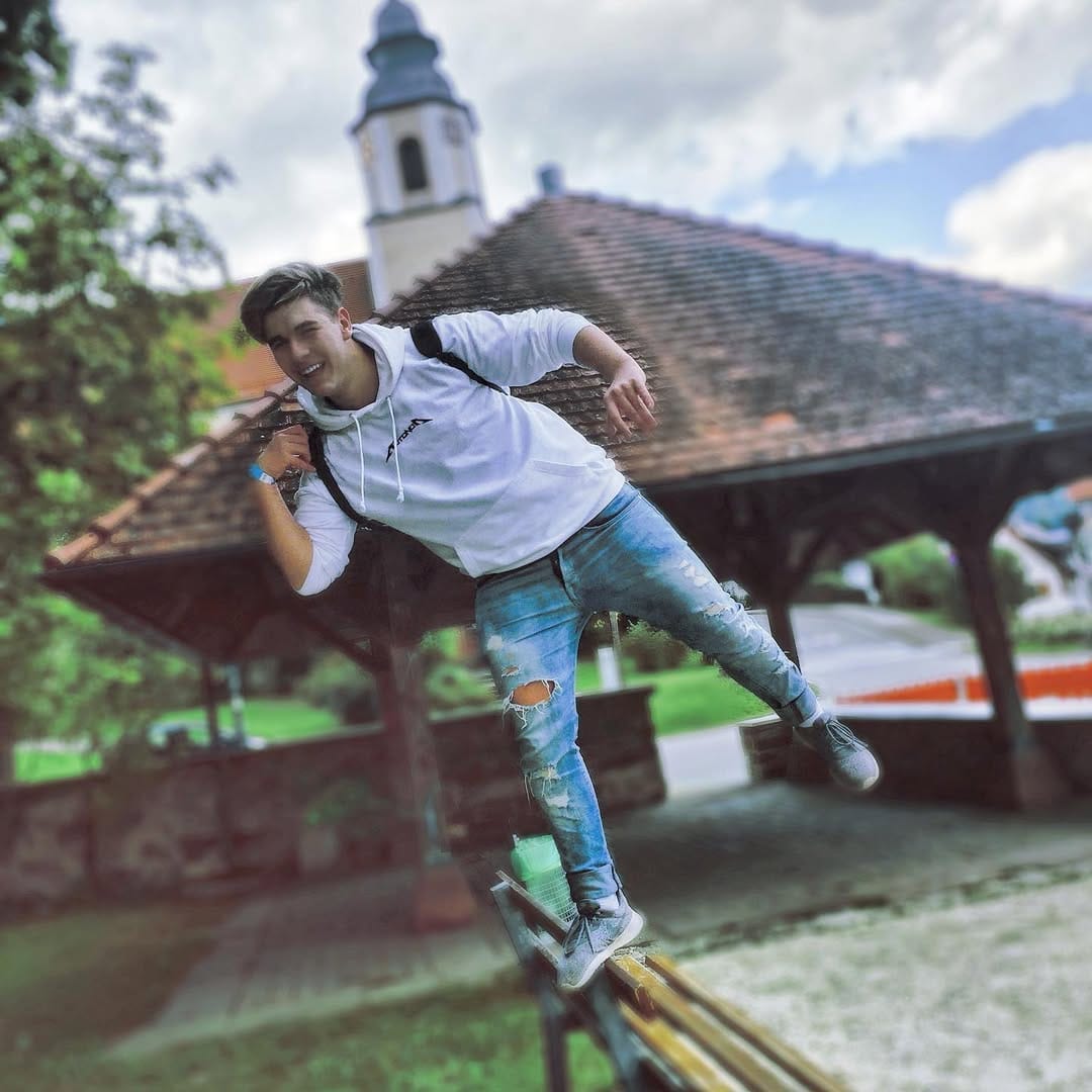 Post 4 by Das Alex🤘 on Instagram (image)