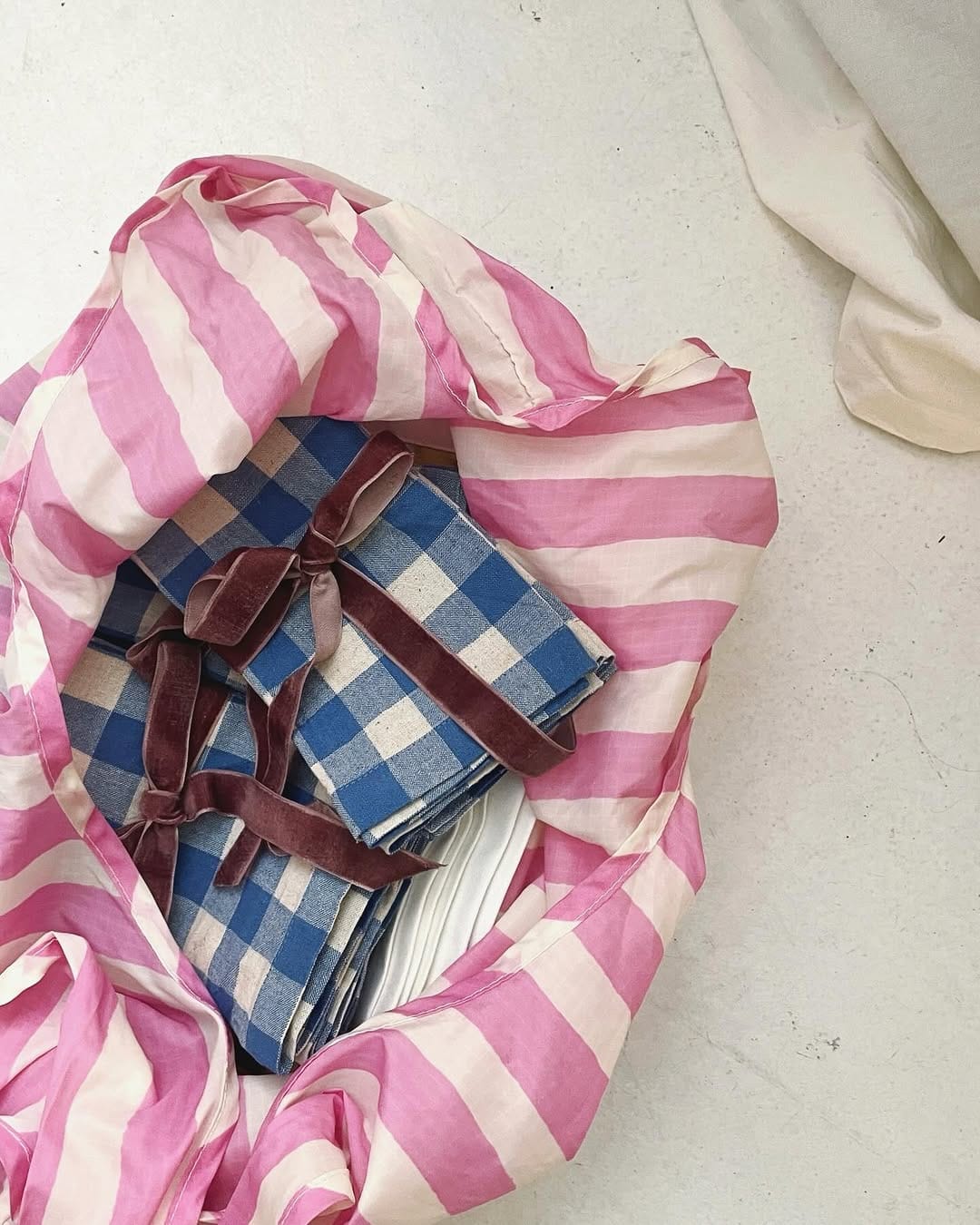 Post 5 by toujours à table on Instagram (carousel)