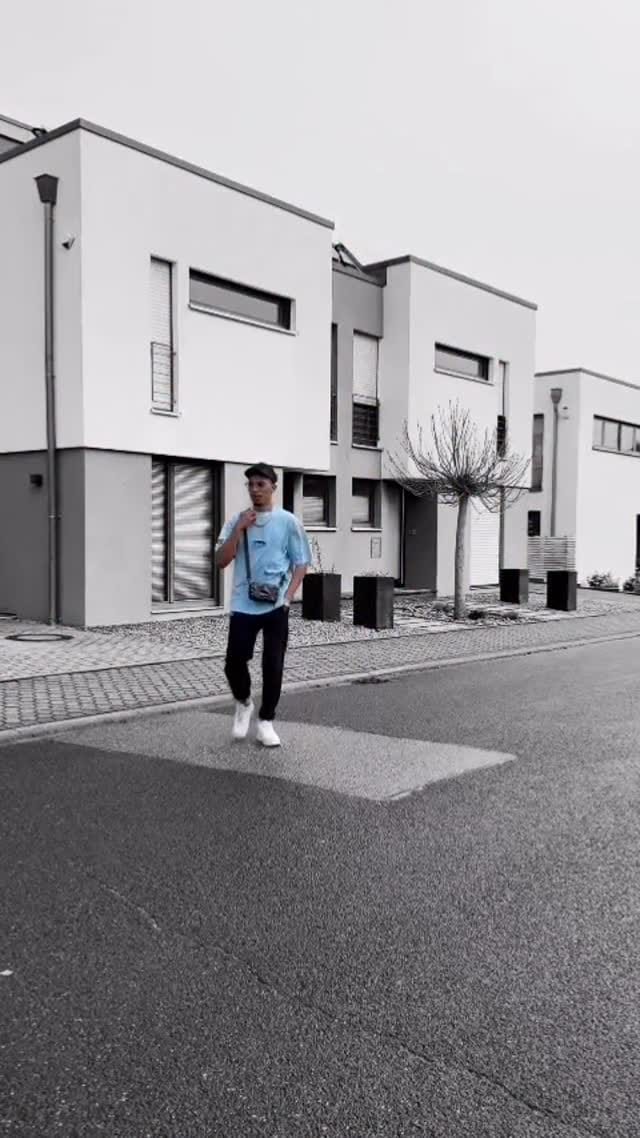 Post 2 by Mohamed Hefny on Instagram (video)