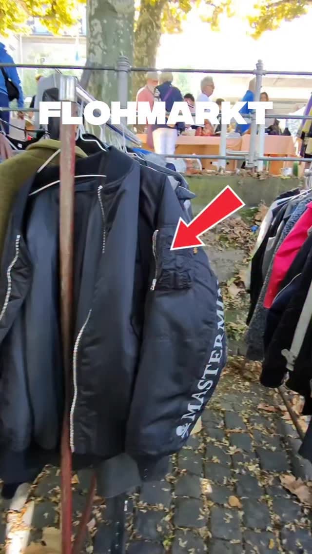 Post 4 by Vintage Klamotten und Sneaker 🐉 on Instagram (video)