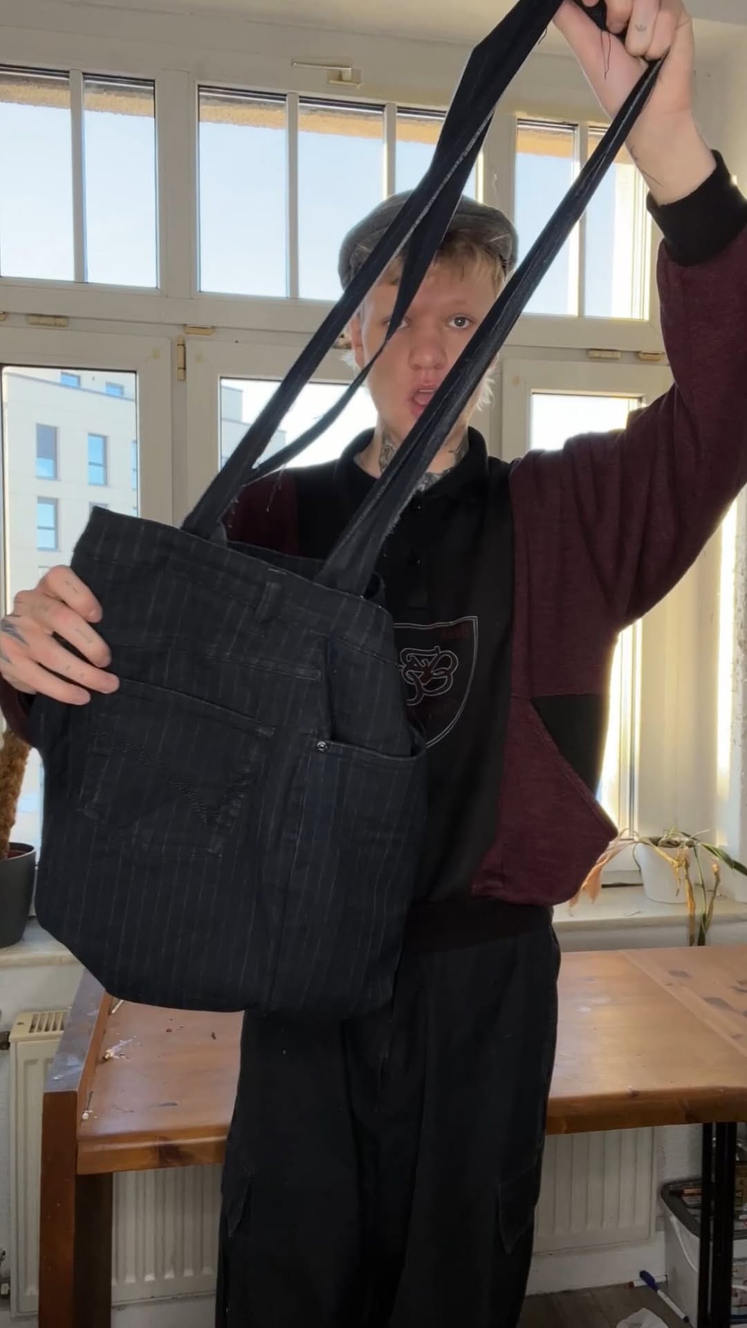 Post 9 by HUMANA Secondhand & Vintage on Instagram (video)