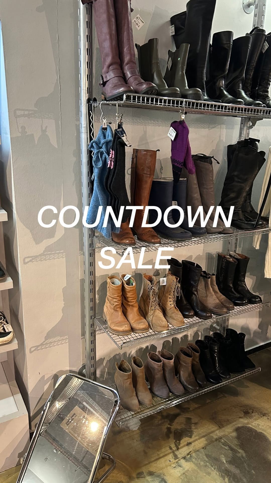 Post 10 by HUMANA Secondhand & Vintage on Instagram (video)