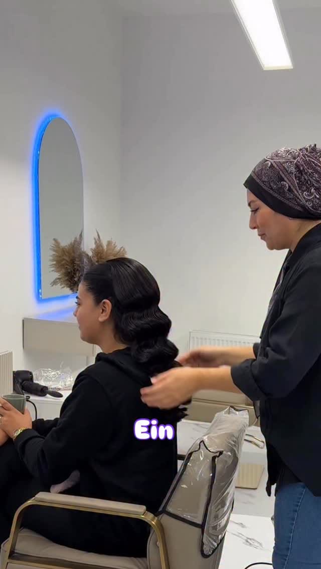 Post 6 by Make up&Hairstyle on Instagram (video)