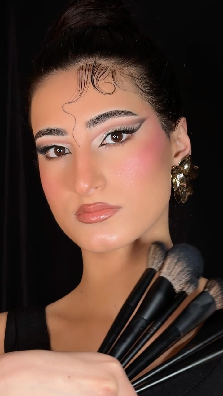 Post 10 by Make up&Hairstyle on Instagram (video)