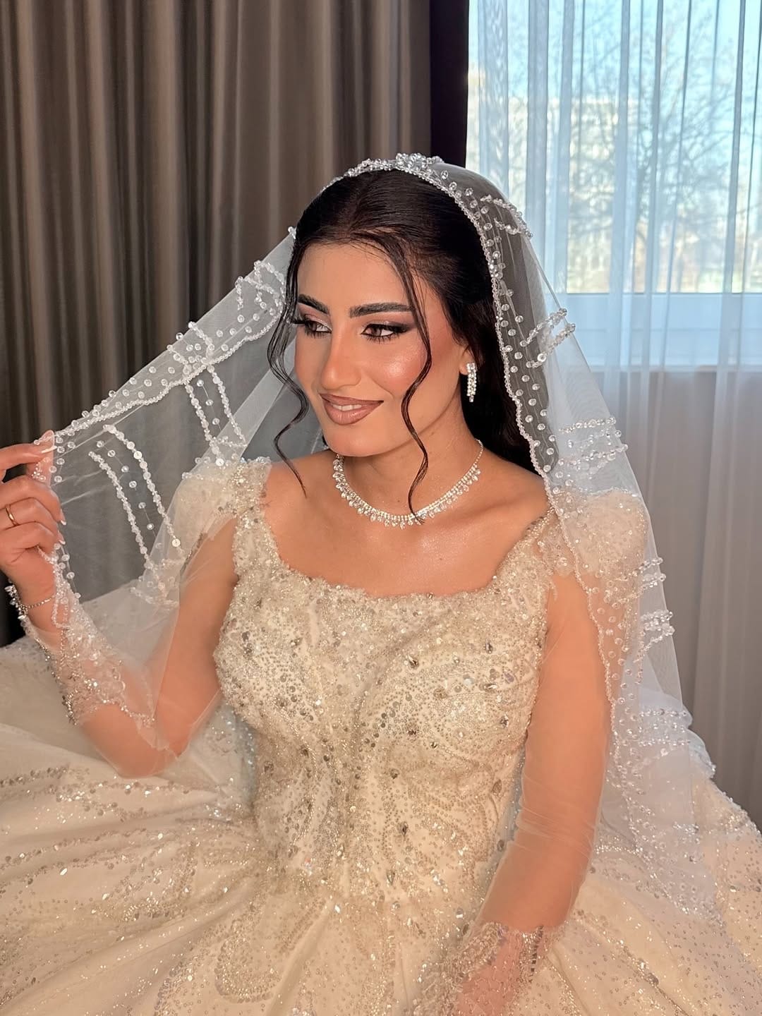 Post 5 by Make up&Hairstyle on Instagram (carousel)