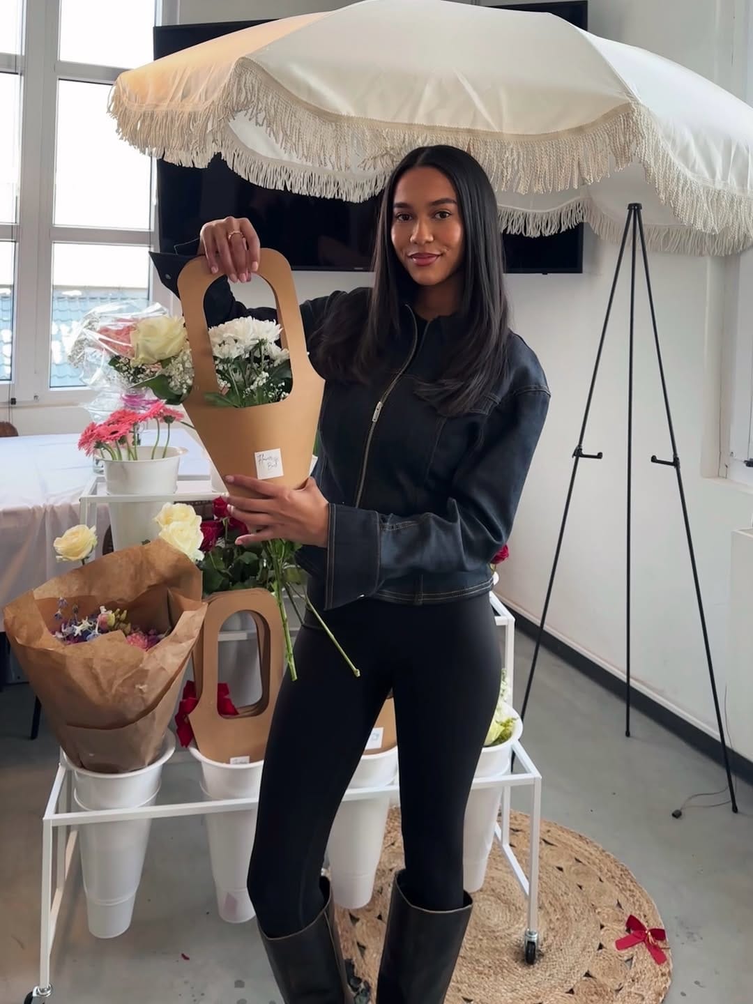 Post 1 by Ashley Gina 🇦🇴🇮🇹 on Instagram (carousel)