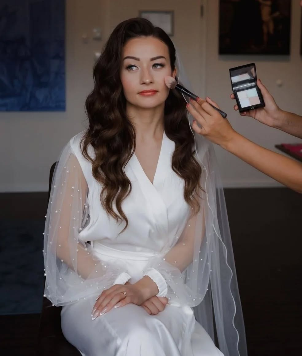Post 8 by Hair and Makeup by Dilan on Instagram (image)