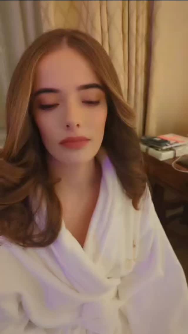 Post 2 by Hair and Makeup by Dilan on Instagram (video)