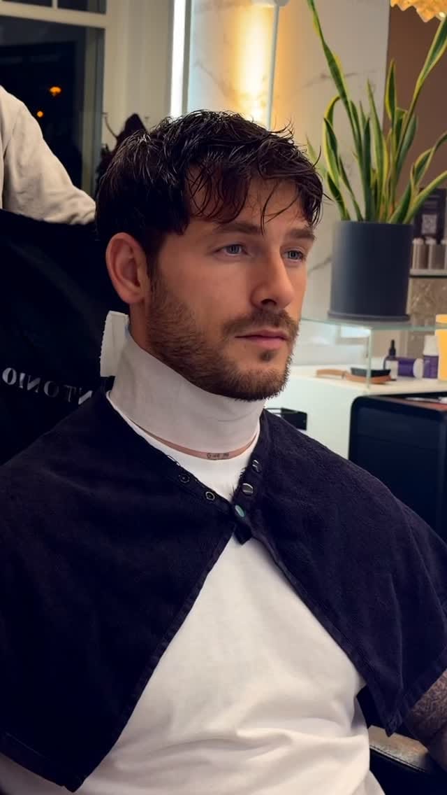 Post 3 by Antonio Scavone / Friseur on Instagram (video)