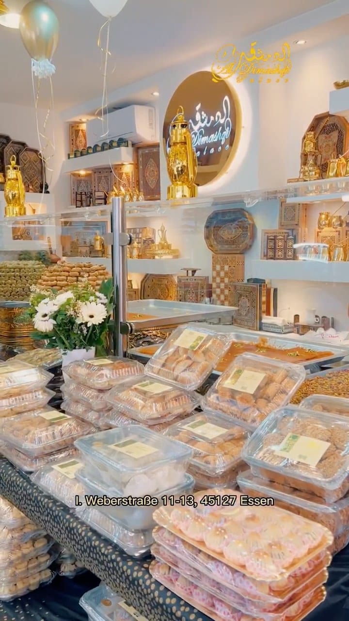 Post 3 by حلويات الدمشقي - Al-Dimashqi sweets on Instagram (video)