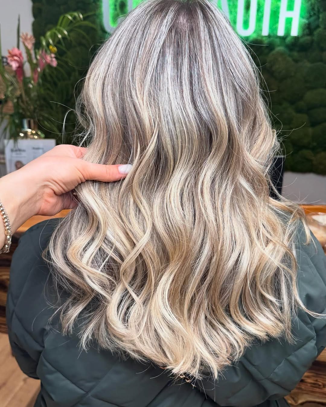 Post 3 by HaarWerk Berlin Friseur Blonde by Cenk Auth on Instagram (carousel)