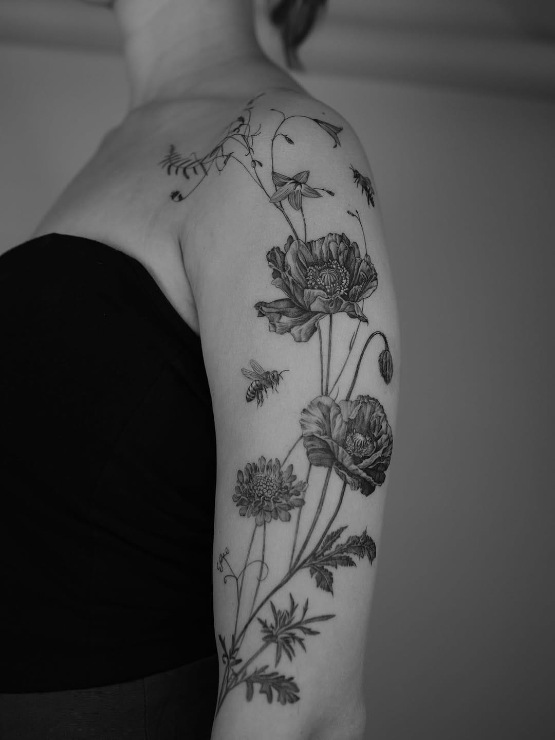 Post 9 by Madlyne van Looy Tattoo & Art on Instagram (carousel)