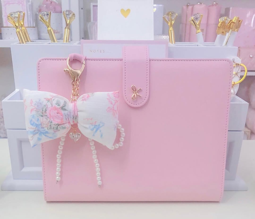 Post 5 by WITH LOVE SHOP on Instagram (image)