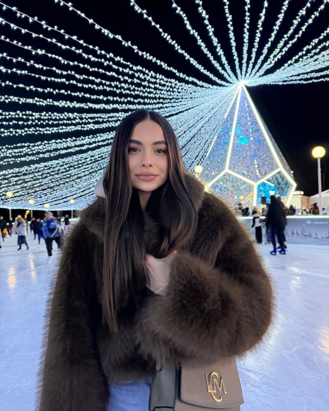 Post 6 by 𝒜𝓁𝑜𝓃𝒶 🐆 on Instagram (carousel)