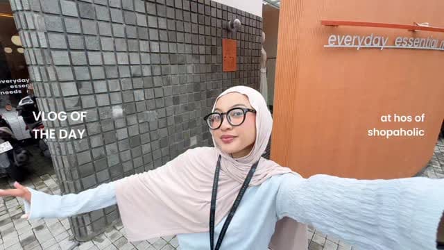 Post 4 by Hos Of Shopaholic on Instagram (video)