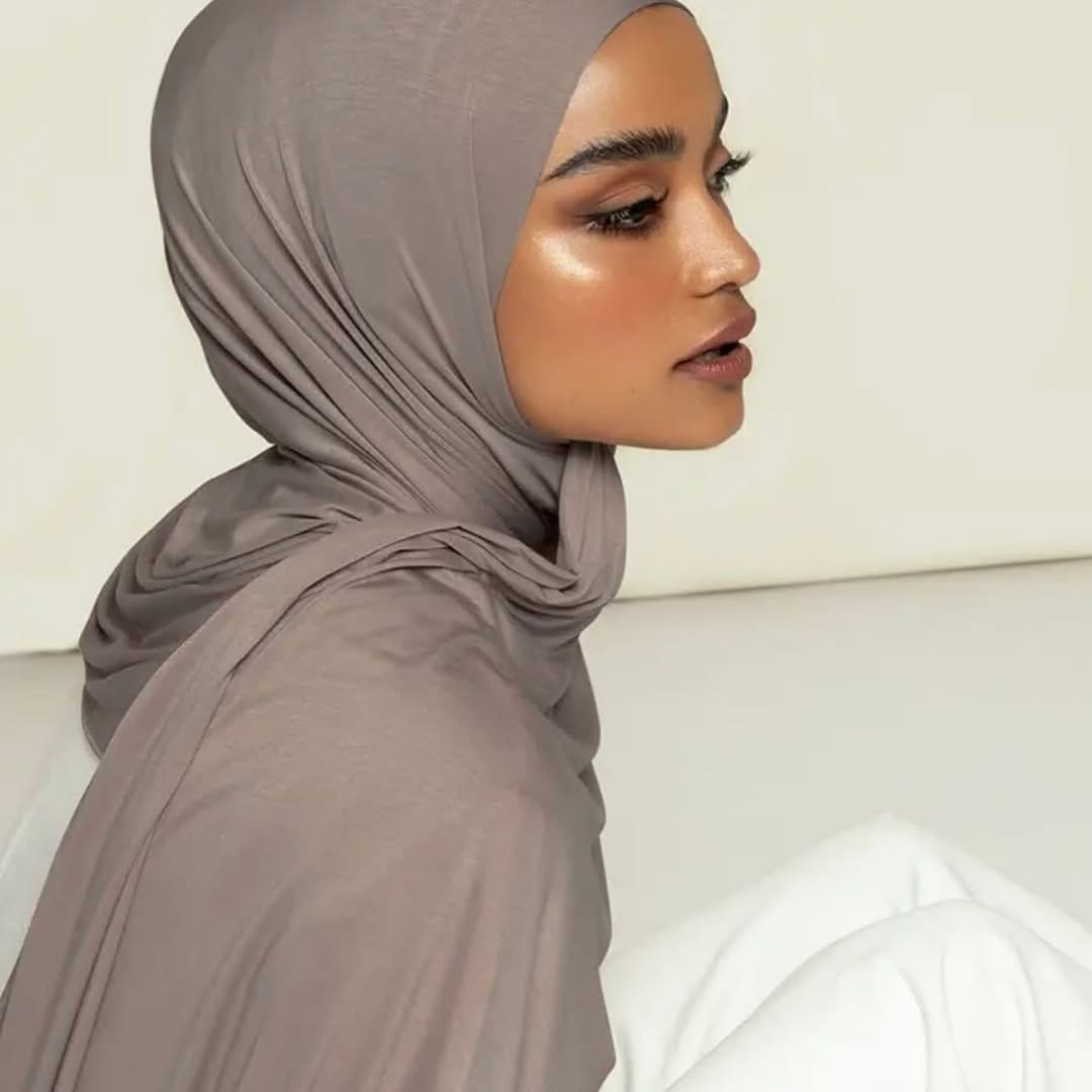 Post 10 by THE HIJAB LABEL & CO on Instagram (carousel)