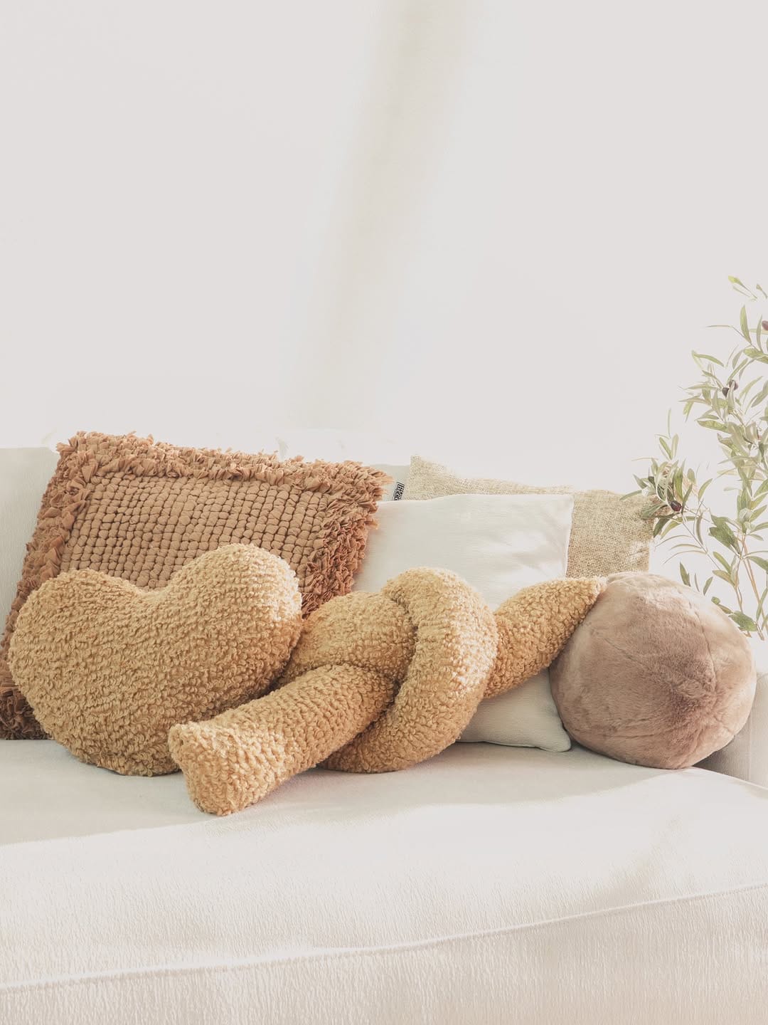 Post 5 by Home Deco & More on Instagram (image)