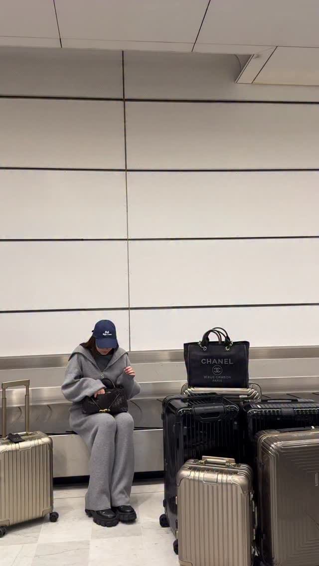 Post 10 by Marie Louis on Instagram (video)