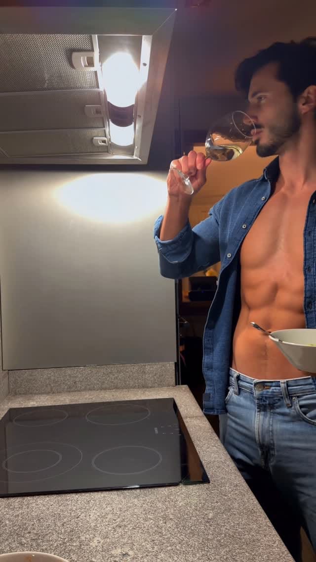 Post 6 by J A V I E R  R E P T on Instagram (video)