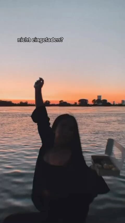 Post 9 by Julia Maria Mercado on Instagram (video)