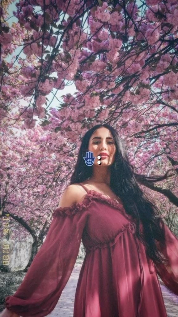 Post 3 by Julia Maria Mercado on Instagram (video)