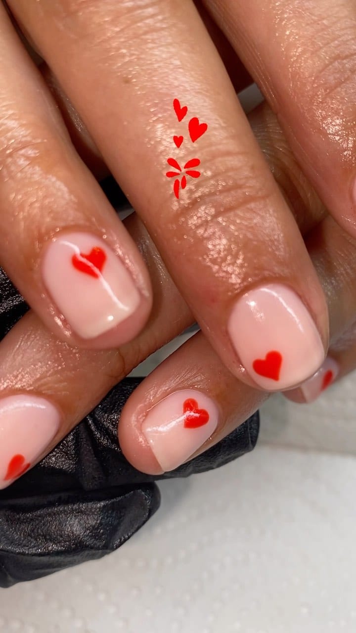 Post 8 by VOGUE Nails & Beauty @Bikini Berlin on Instagram (video)
