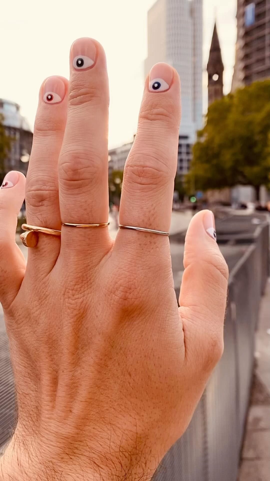 Post 7 by VOGUE Nails & Beauty @Bikini Berlin on Instagram (video)