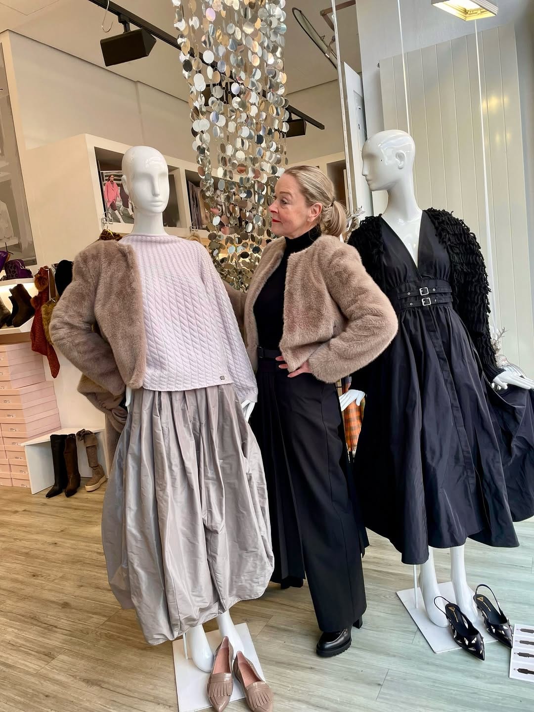 Post 9 by LA DONNA Dresden on Instagram (carousel)