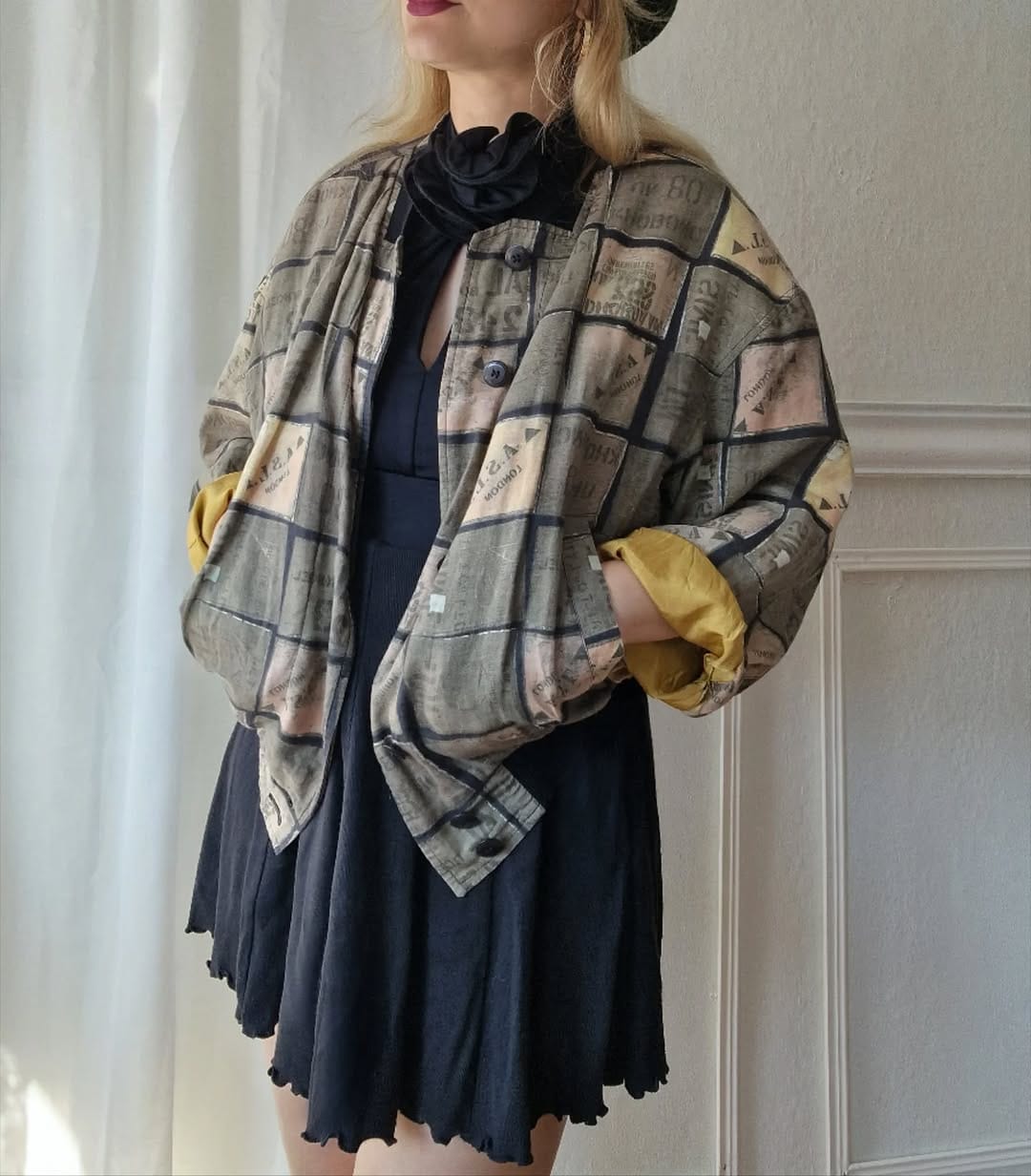 Post 7 by Vintage Lovables ▪️Online-Shop on Instagram (carousel)