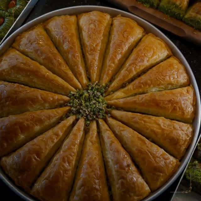 Post 1 by Seydioğlu Baklava on Instagram (video)