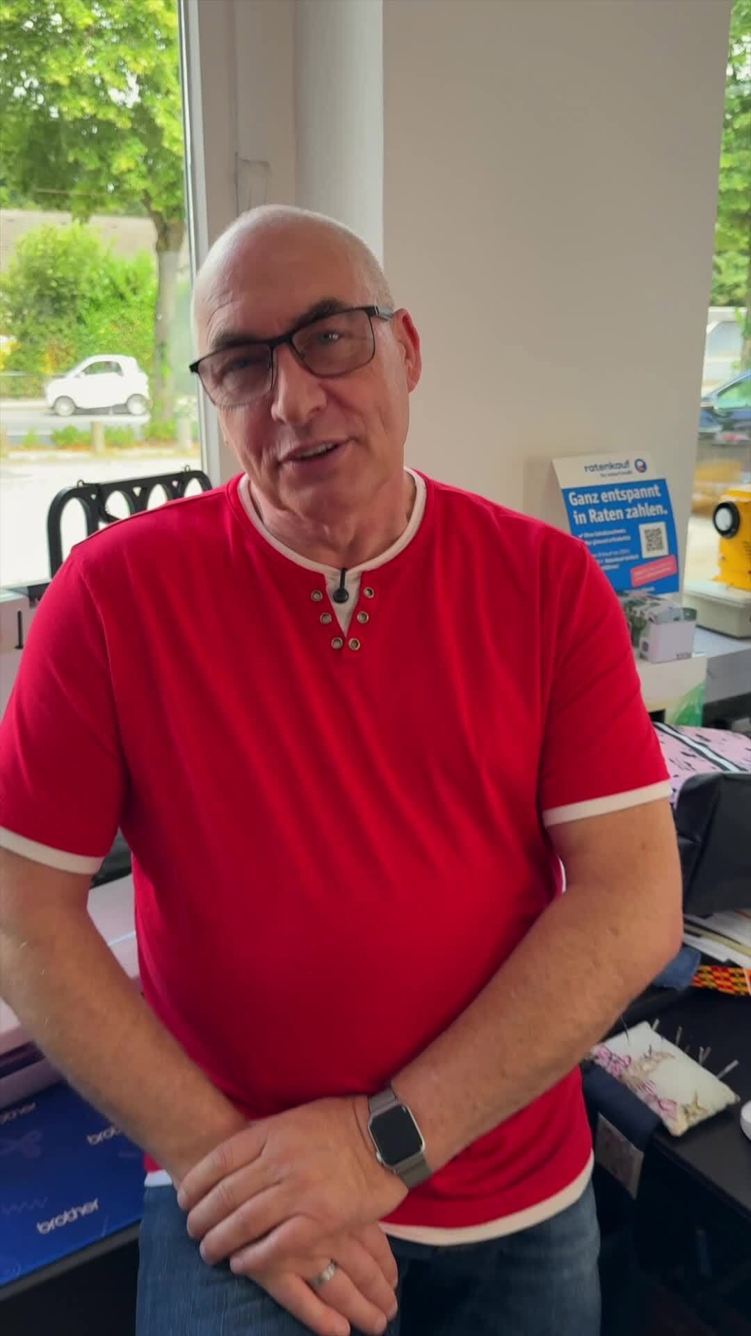 Post 6 by Nähmaschinenprofi Fred Lange on Instagram (video)