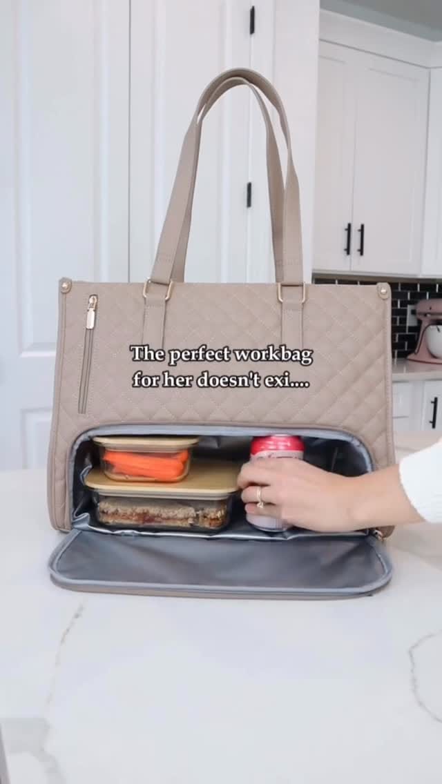 Post 4 by COSLIFESTORE®️ on Instagram (video)