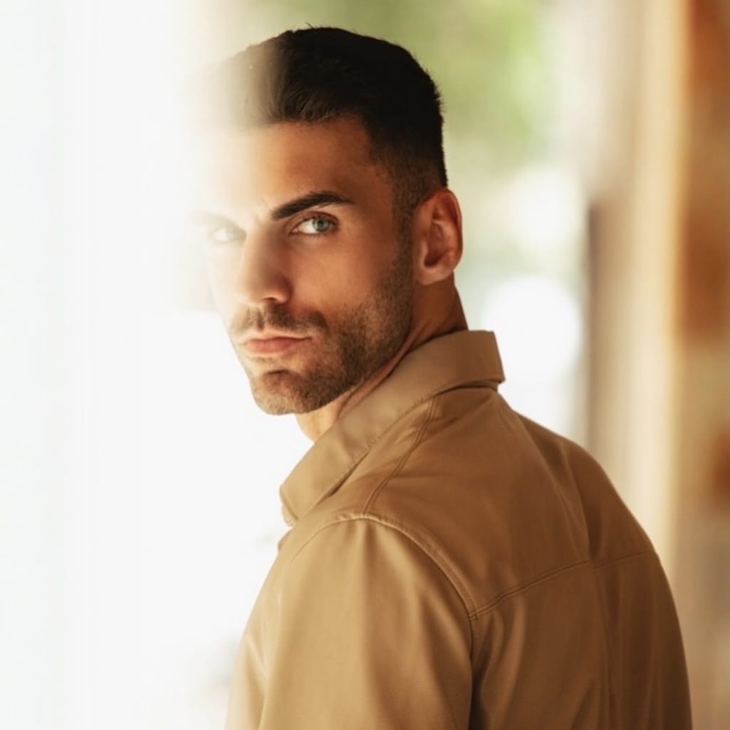 Post 8 by Felix | Dubai Model on Instagram (carousel)