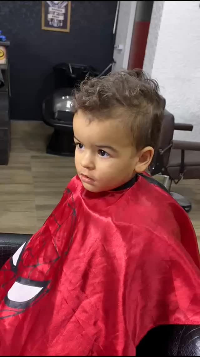 Post 8 by BARBEARIA DOM VITOR 💈 on Instagram (video)