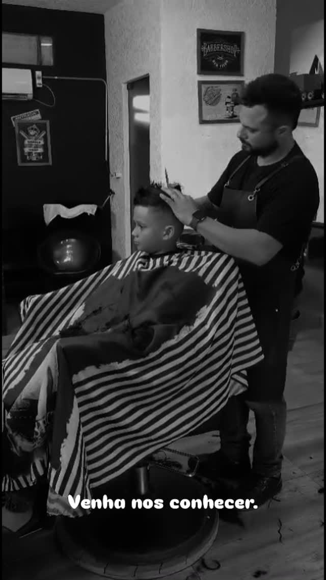 Post 1 by BARBEARIA DOM VITOR 💈 on Instagram (video)