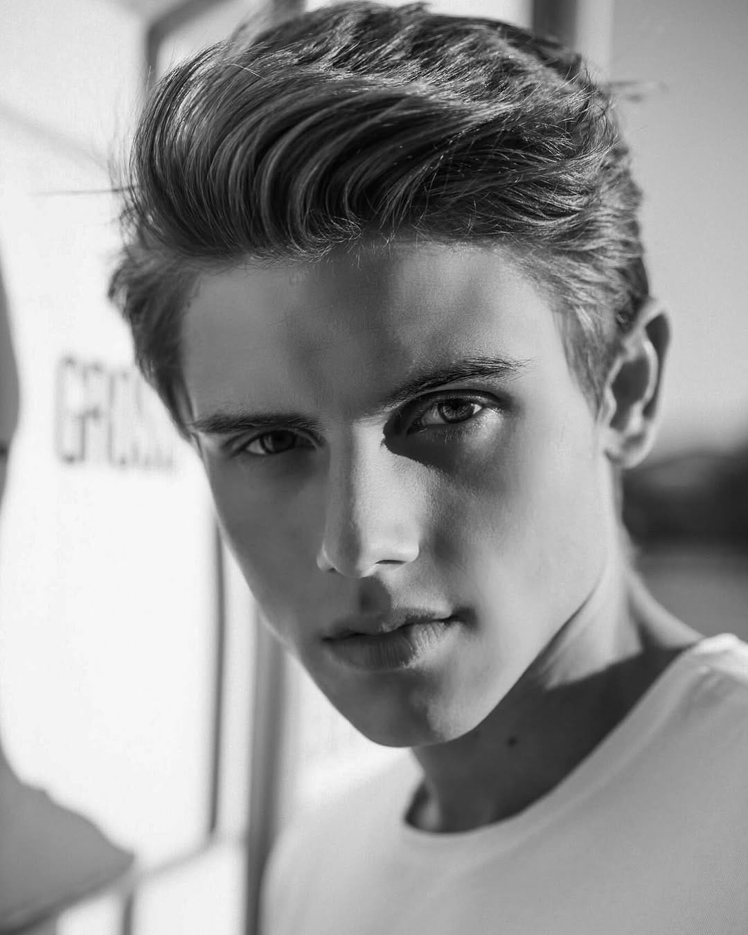 Post 8 by Nico Lehmann on Instagram (image)