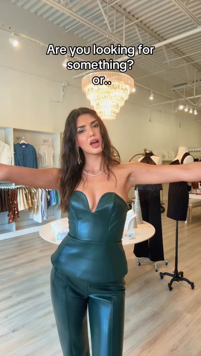 Post 8 by Born2dress Boutique on Instagram (video)