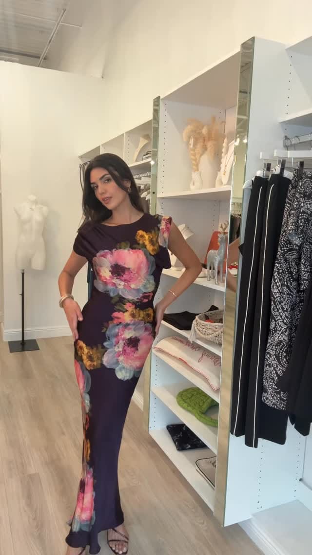 Post 2 by Born2dress Boutique on Instagram (video)