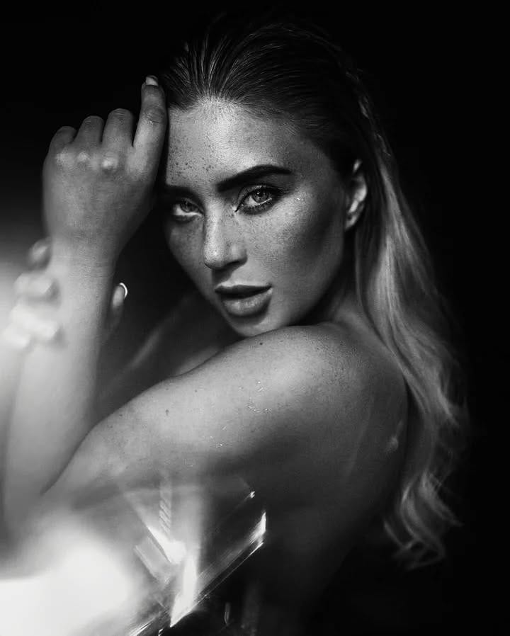 Post 10 by 𝓗𝓮𝓵𝓮𝓷𝓪 𝓣𝓮𝓱𝓻𝓪𝓷𝓲 on Instagram (image)
