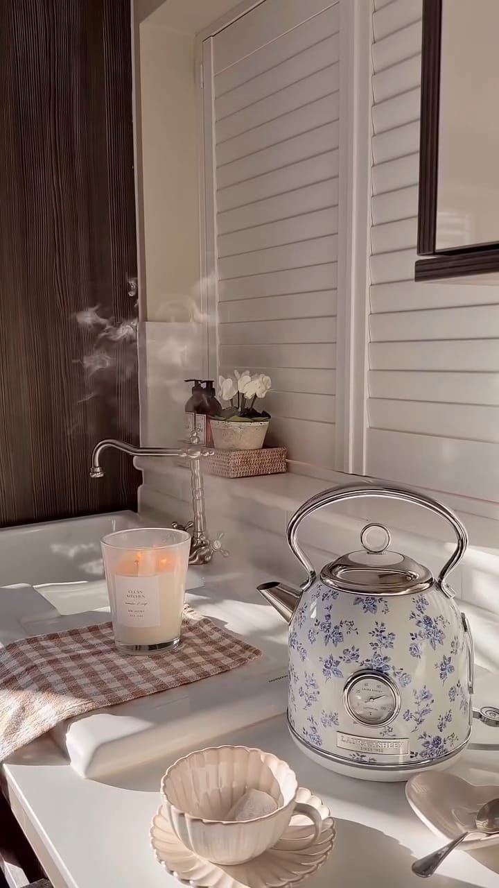 Post 9 by Laura Ashley on Instagram (video)