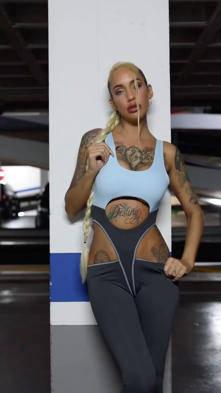 Post 5 by Samantha Sam on Instagram (video)