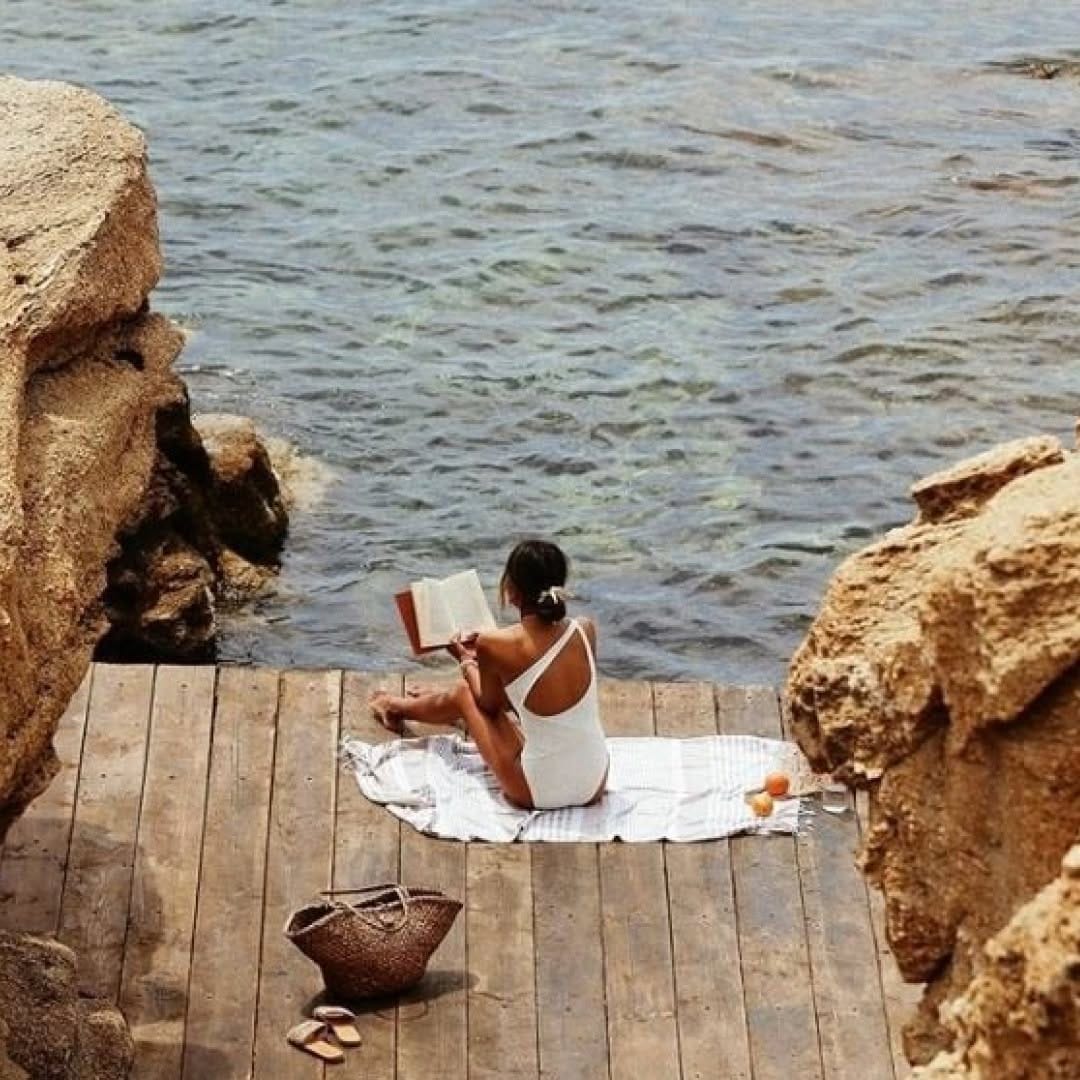 Post 9 by Beach Towels • Blankets• Bath on Instagram (image)
