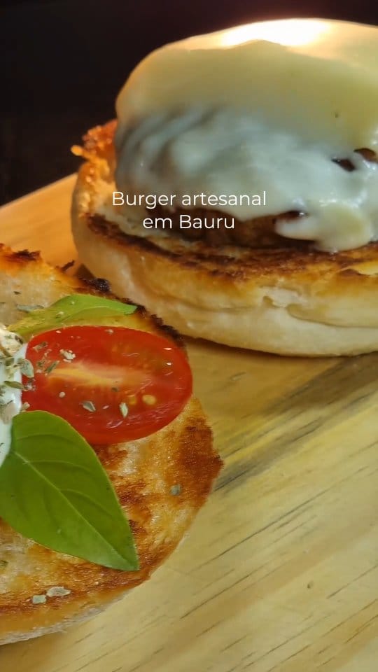 Post 4 by Secreto Burger Hamburgueria Bauru on Instagram (video)