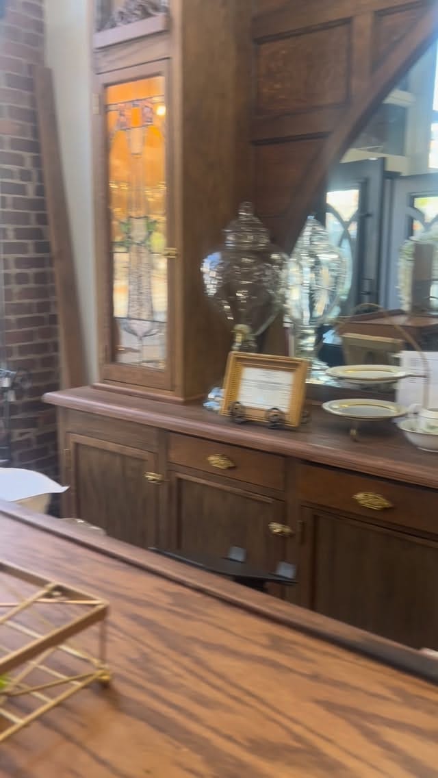 Post 8 by Purple Door Salon on Instagram (video)