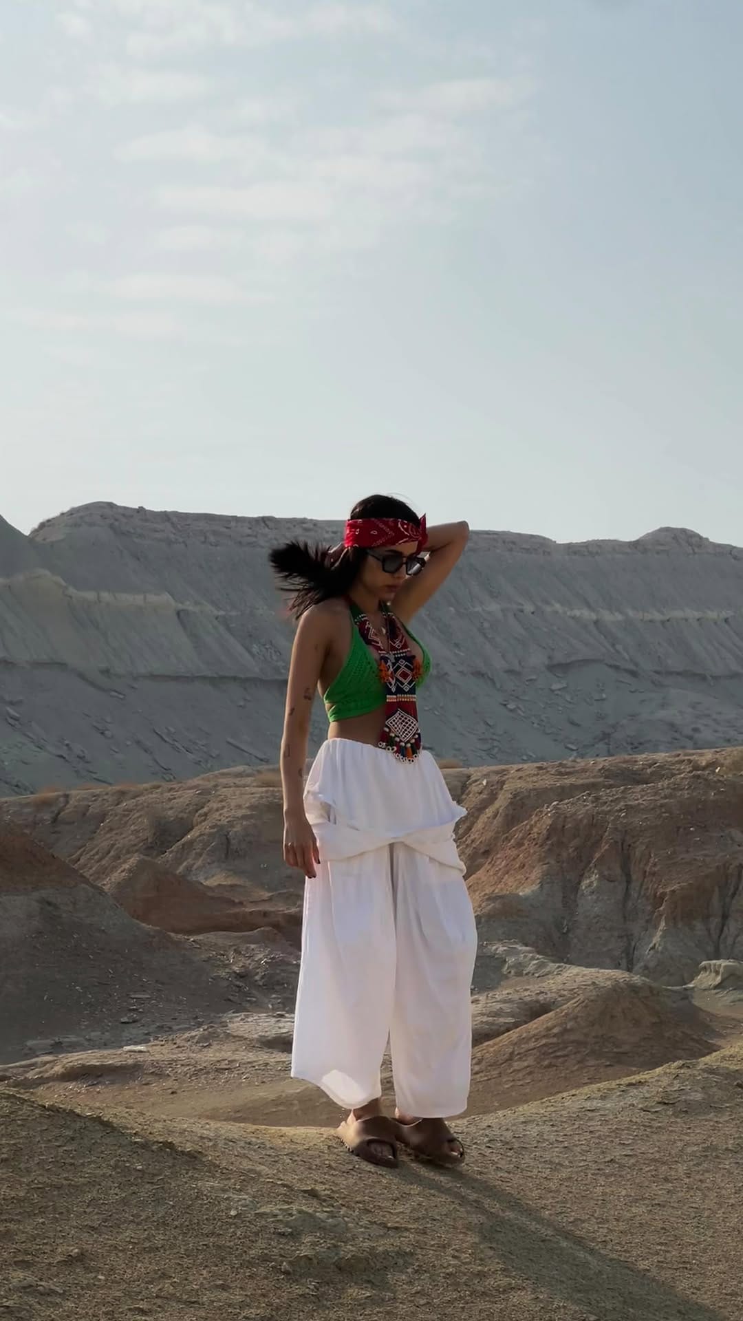 Post 10 by Salia (صالیا) on Instagram (video)