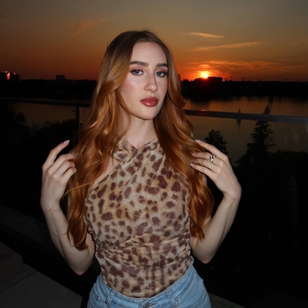 Post 4 by M I N A on Instagram (carousel)