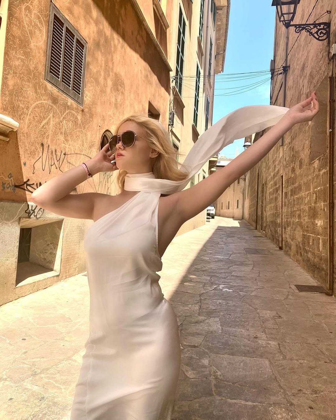 Post 10 by Anne Wendel | Fashion | Beauty on Instagram (carousel)