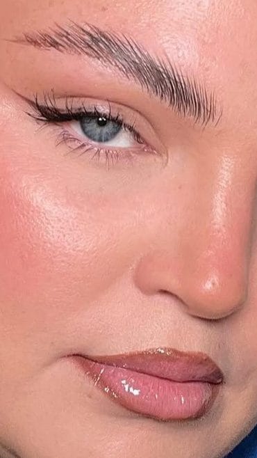 Post 4 by Kevyn Aucoin Beauty on Instagram (video)