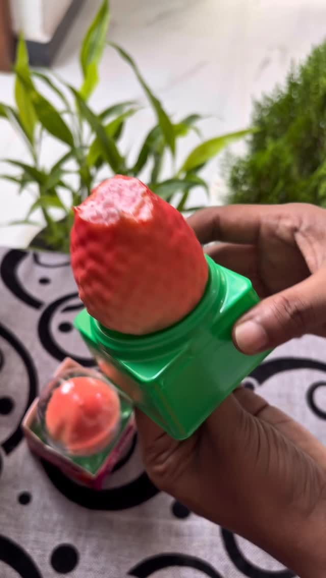 Post 9 by 𝙇𝙊𝙉𝘿𝙊𝙉 𝙈𝘼𝙍𝙏 (𝘿𝙚𝙝𝙞𝙬𝙖𝙡𝙖) on Instagram (video)