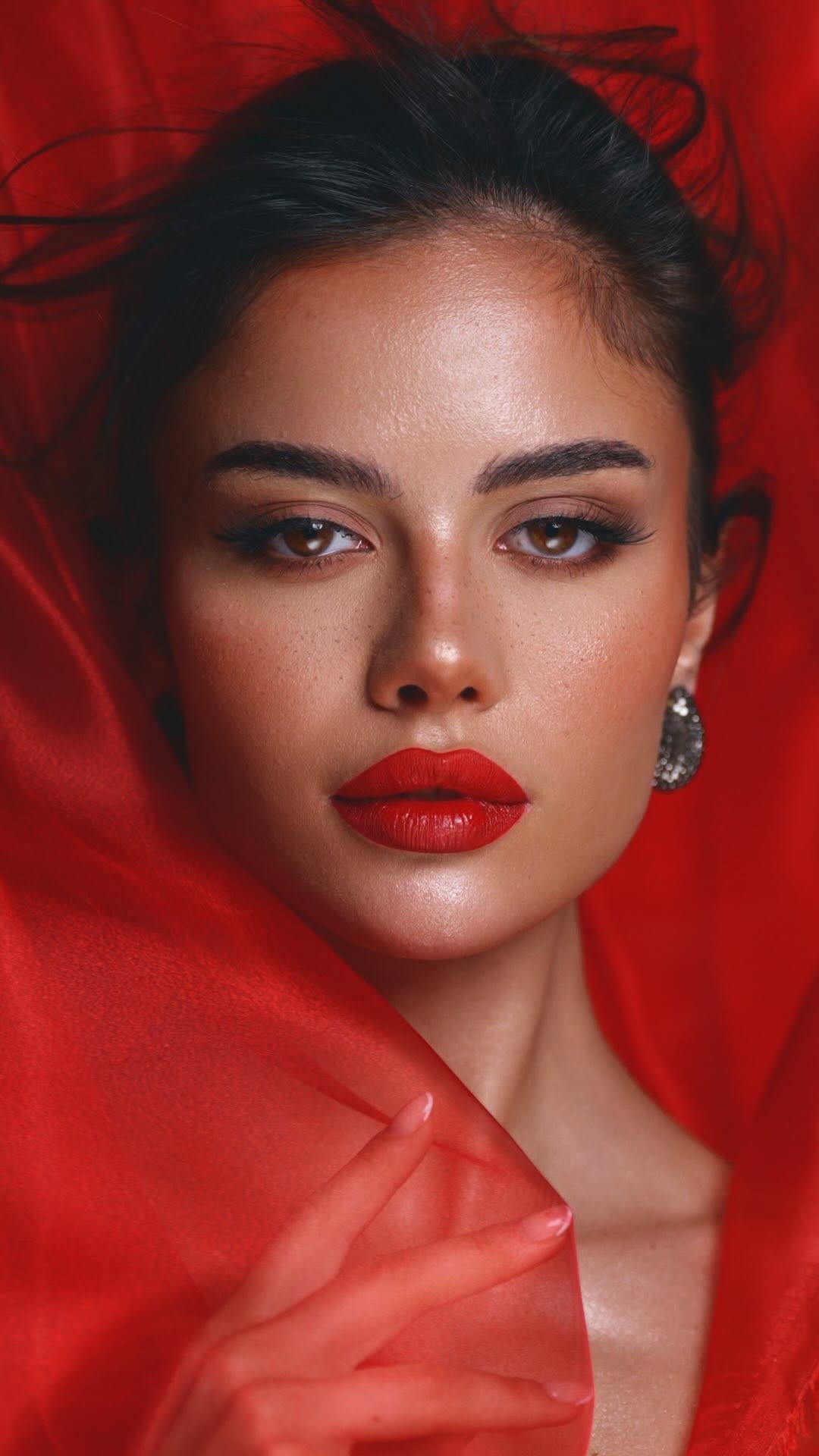 Post 1 by Salam Ghannam Makeupartist on Instagram (video)
